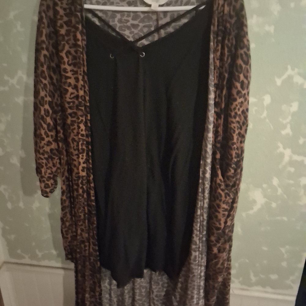 Chic Leopard Print Cardigan